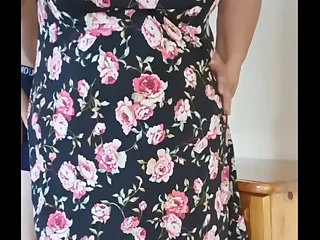 Taking down the big Granny panty and her naked ass shows up.